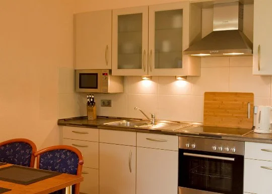 Küche in einer Ferienwohnung im Appartementhaus Dallacker in Duhnen